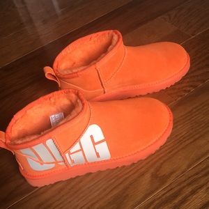 Ultra mini ugg boots chopd logo worn once suede warm winter